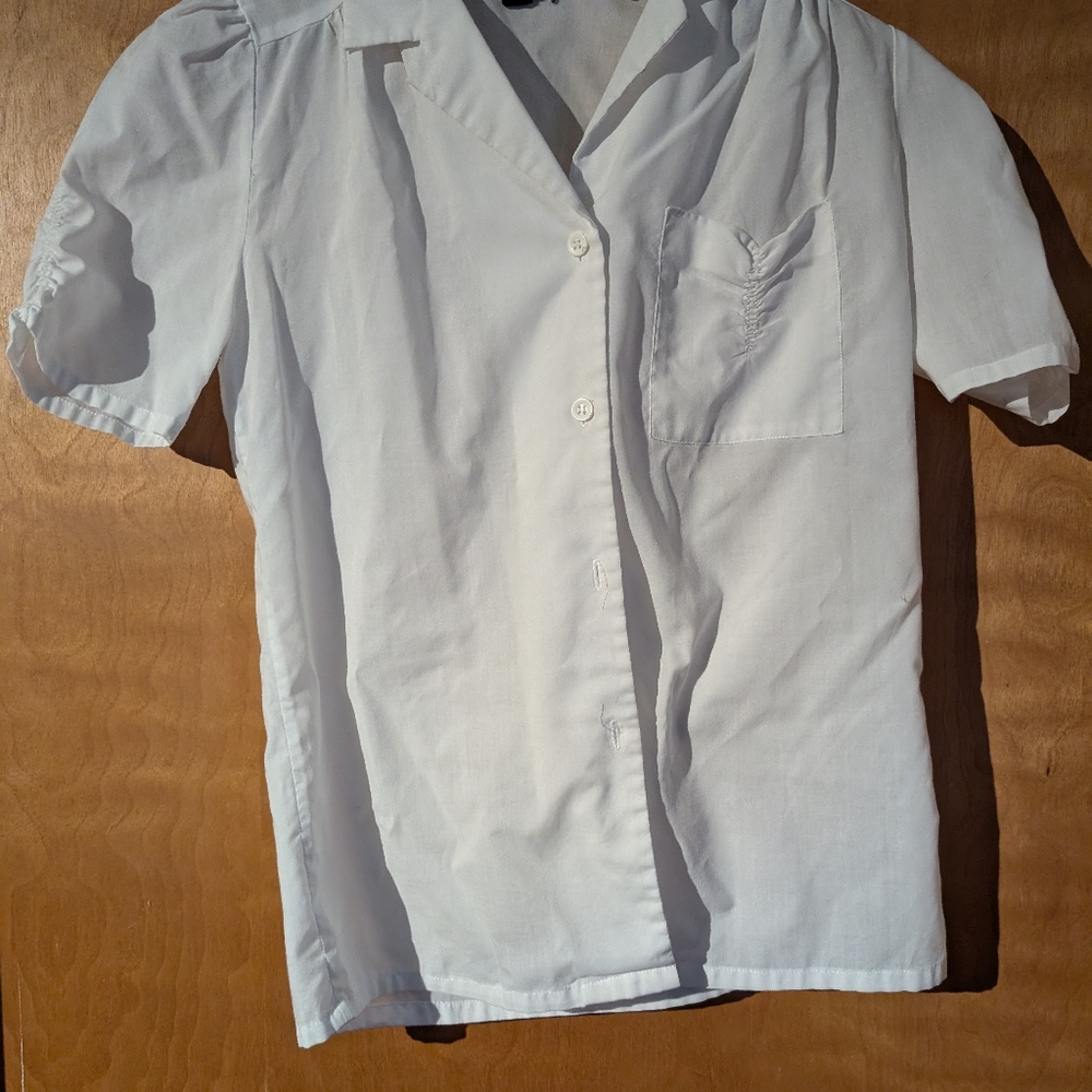 Button up - Picture 3 of 7